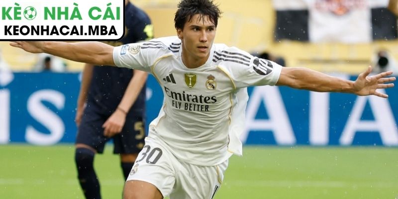 Real Madrid thắng đậm: Gonzalo Garcia lập hat-trick, Antony bị lu mờ 2 Gonzalo García bùng nổ với cú hat-trick hoàn hảo