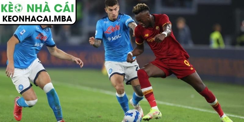Roma hành quân đến sân Napoli lúc 02:45 01/03, hứa hẹn tạo nên bước ngoặt cho cuộc đua Serie A 2 Napoli và lợi thế sân nhà Diego Armando Maradona