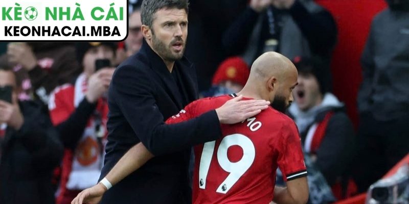 Arsenal vô địch, Manchester United còn chờ tới bao giờ? 3 MU thiếu sự kiên định như Arsenal