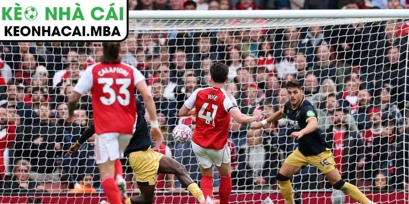 West Ham - Arsenal: VAR tạo bước ngoặt, trận cầu khép lại đầy kịch tính 2 Arsenal bế tắc trước sự kiên cường của West Ham