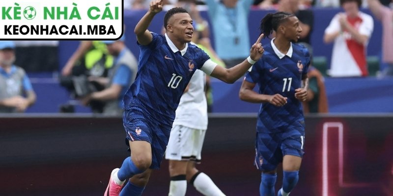 Mbappe bám sát Messi trong cuộc đua Vua phá lưới, cán mốc 100 trận cho đội tuyển Pháp 3 Cán mốc 100 trận lịch sử đầy ấn tượng