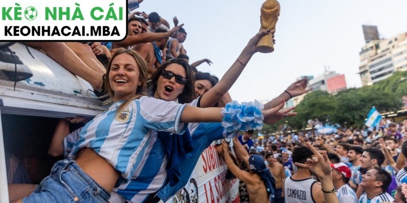 Fan Argentina nhận TV miễn phí sau khi trượt visa
