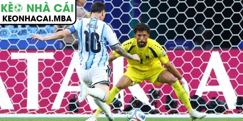 Khoảnh khắc thủ môn Vozinha 4 lần ngăn chặn Messi
