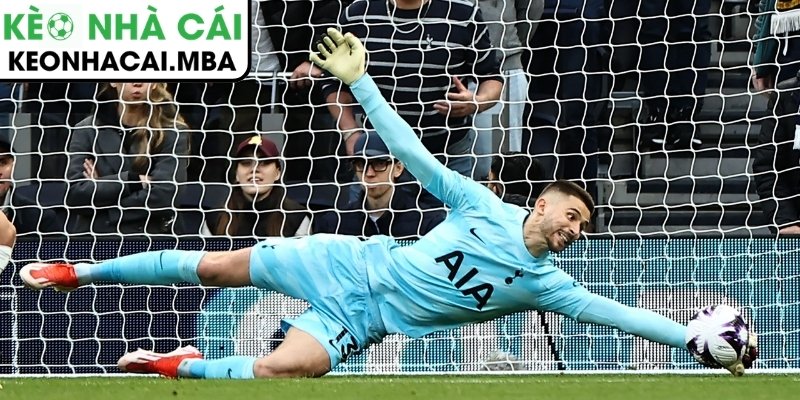 Juventus chiêu mộ thủ môn Tottenham thay Emiliano Martinez mới nhất 3 Bước tiến thần tốc trong thương vụ mang tên Guglielmo Vicario