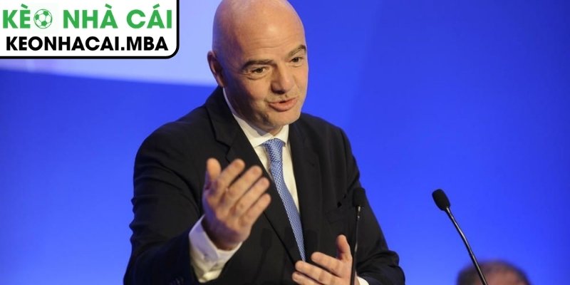 Cuộc gặp gỡ tại Salzburg và bóng ma áp lực lên Gianni Infantino